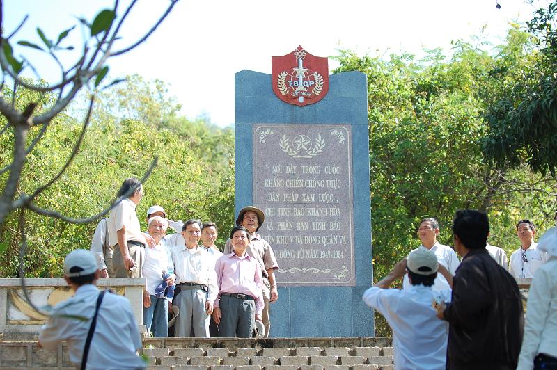 BẢO TỒN VÀ PHÁT HUY DI TÍCH CÁCH MẠNG VÙNG BIỂN ĐẢO KHÁNH HÒA ĐÓI VỚI SỰ PHÁT TRIỂN DU LỊCH ĐỊA PHƯƠNG