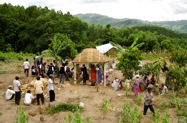 LỄ BỎ MẢ CỦA NGƯỜI RAGLAI