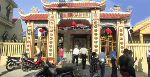 ĐÌNH NGÂN HÀ