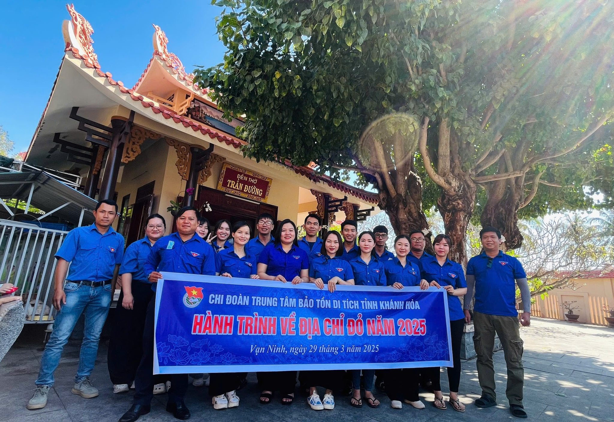 CHI ĐOÀN TRUNG TÂM BẢO TỒN DI TÍCH TỔ CHỨC "HÀNH TRÌNH VỀ NGUỒN THĂM ĐỊA CHỈ ĐỎ NĂM 2025"
