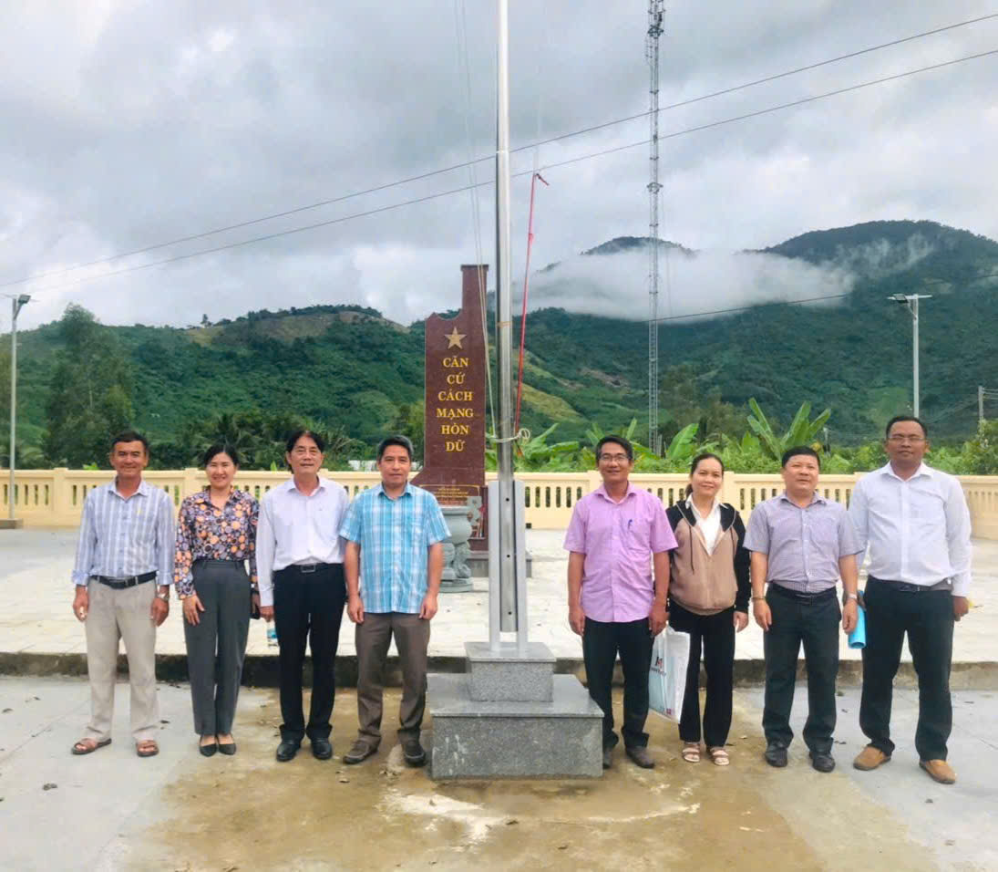 NGHIỆM THU CÔNG TRÌNH BIA LƯU NIỆM CĂN CỨ CÁCH MẠNG HÒN DỮ 